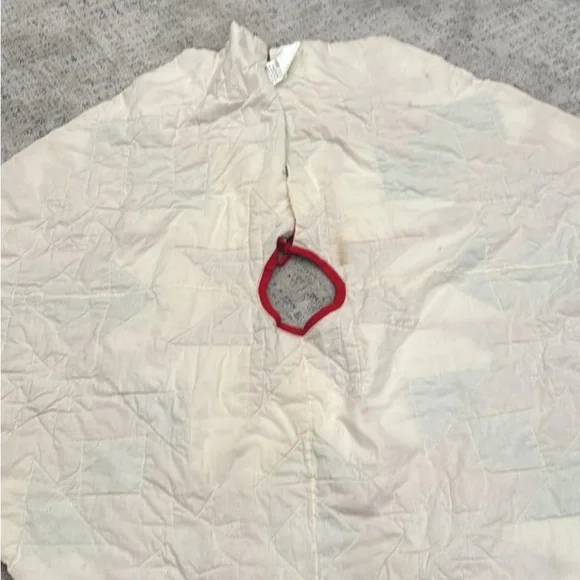 Quilted Christmas Tree Skirt - Picture 4 of 7